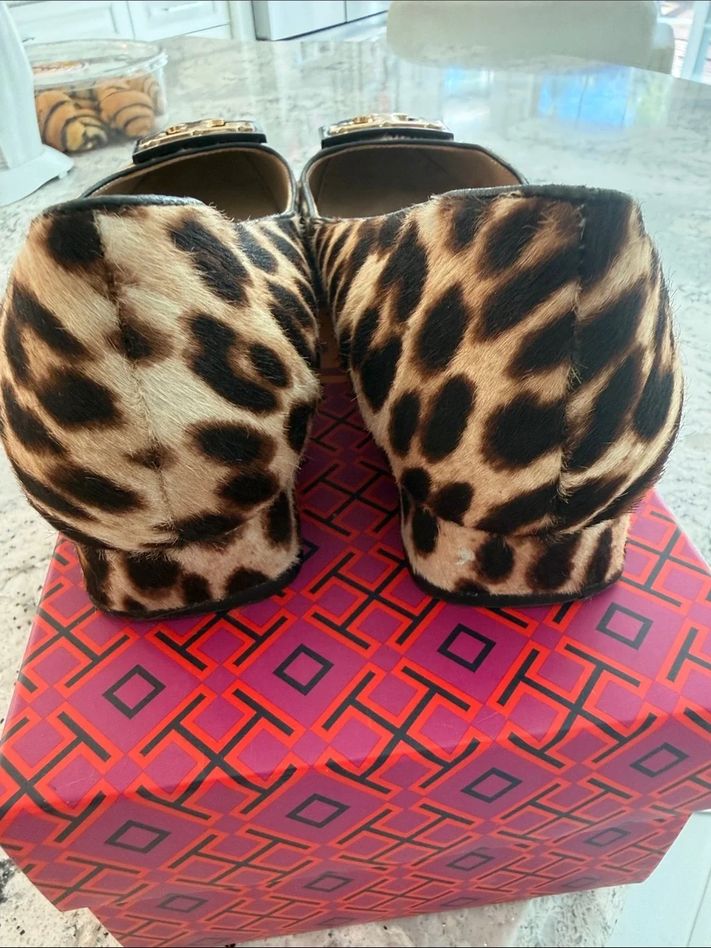 Tory Burch Leopard Print Gigi pump used size 8.5